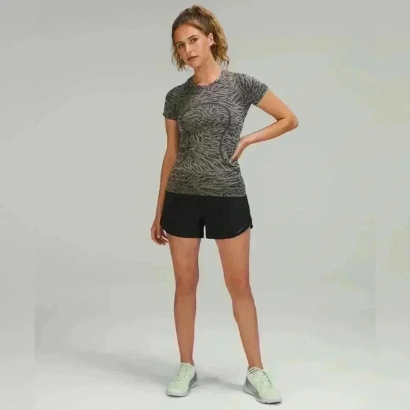 Lululemon Swiftly Tech  Short Sleeve Shirt 2.0 - Picture 5 of 6